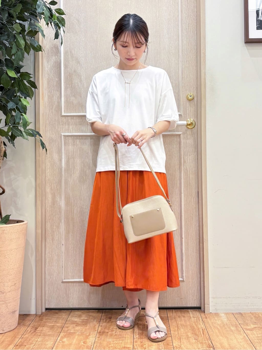 なみさんの「SHOO･LA･RUE｜【ひんやり/洗える/S-LL】袖ねじりシルケットトップス」を使ったコーディネート