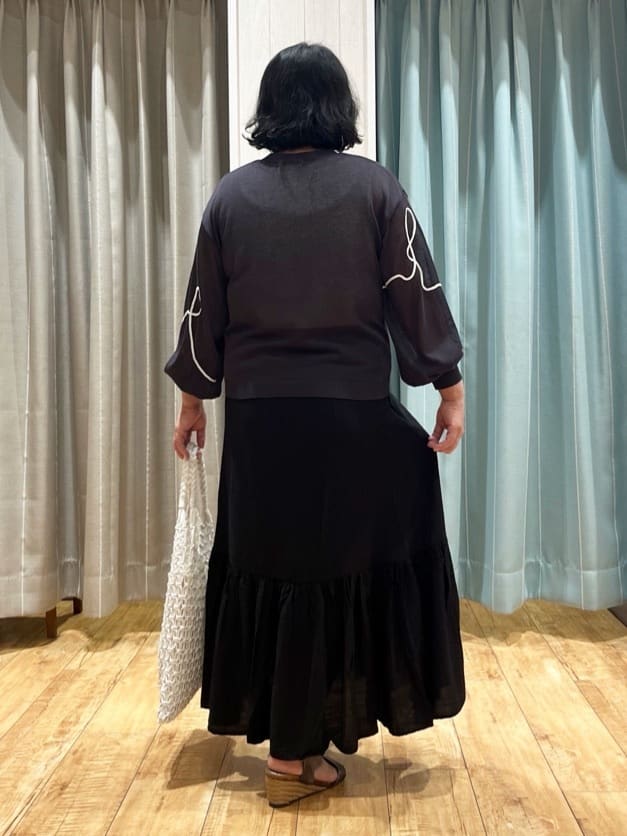 あやさんの「SHOO･LA･RUE｜ニュアンスデザインがこなれ見え 刺繍デザイン シアーカーディガン」を使ったコーディネート