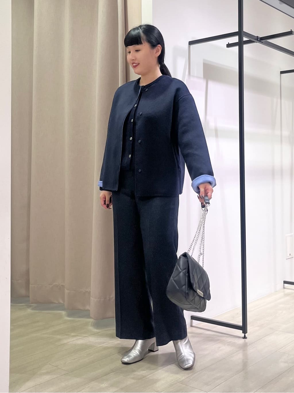 hasuさんの「INDIVI｜【配色デザイン／ショート丈】ウールリバー ノーカラーコート」を使ったコーディネート
