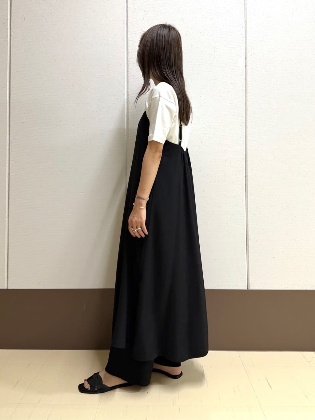 mamiさんの「INDIVI｜【UVケア】エアリージョーゼット キャミワンピース」を使ったコーディネート