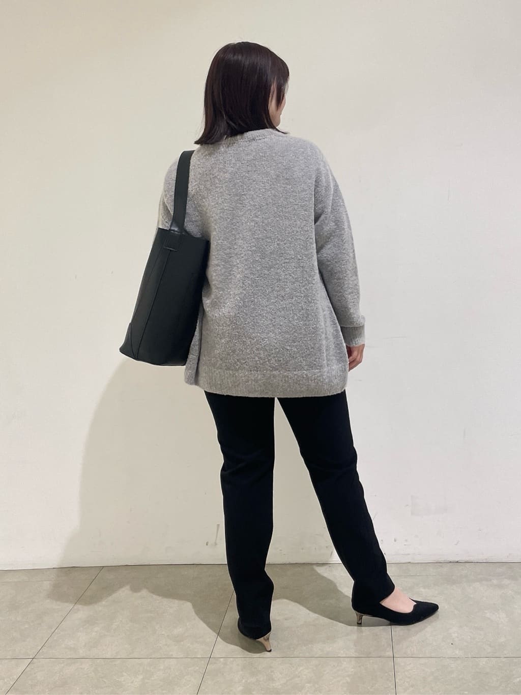emikaさんの「INDIVI｜【エアリー素材】ブークレ着流しニットカーディガン」を使ったコーディネート