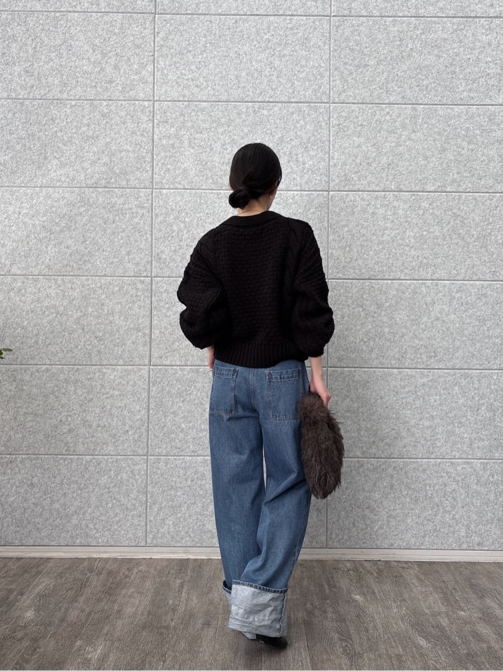ひなさんの「INDIVI｜スキッパーフォルムニット」を使ったコーディネート