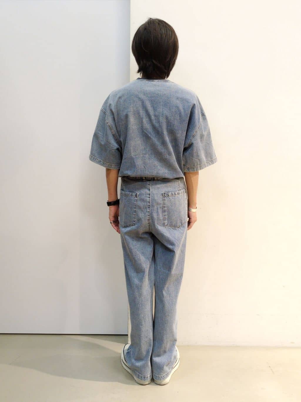 takeさんの「THE SHOP TK｜ライトデニム半袖Tシャツ【洗濯機OK】」を使ったコーディネート