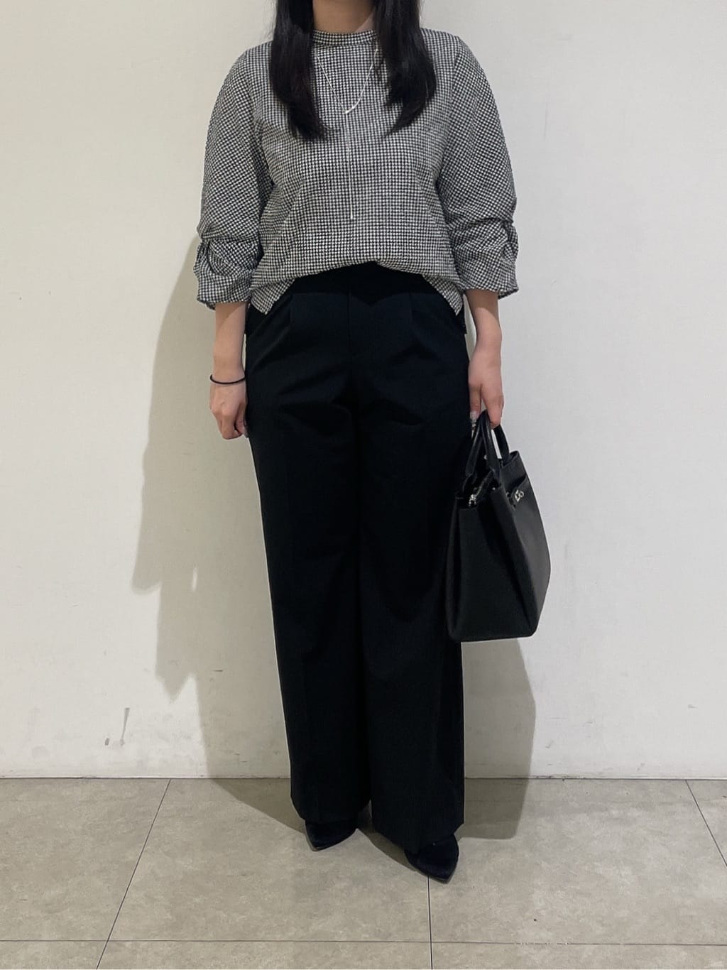 emikaさんの「INDIVI｜【褒められパンツ】ワンタックワイドパンツ」を使ったコーディネート