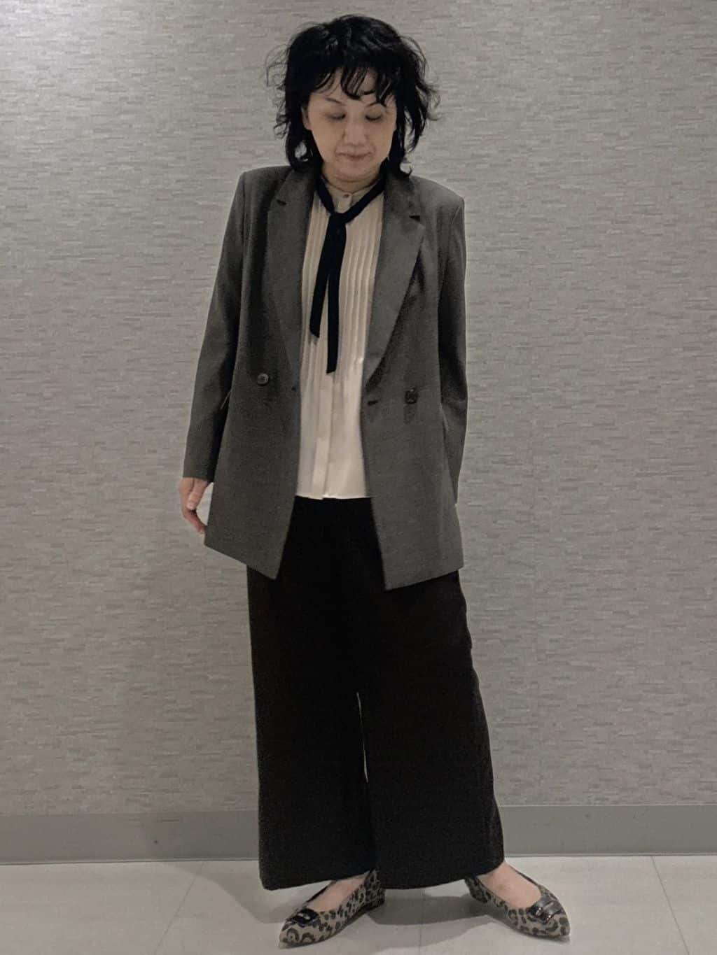 KOJIMAさんの「Reflect｜【配色ボウタイ付き】八分袖ジョーゼットブラウス」を使ったコーディネート