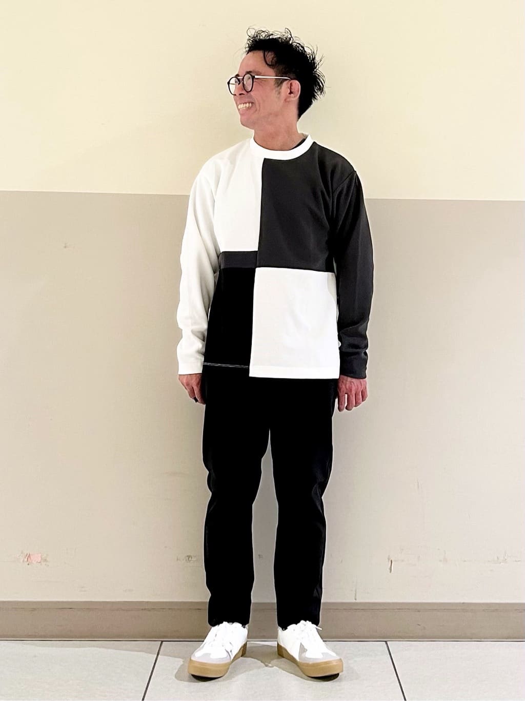 KENJI Iさんの「THE SHOP TK｜【一枚で着映える】パターンブロッキング長袖Tシャツ 洗濯機OK」を使ったコーディネート