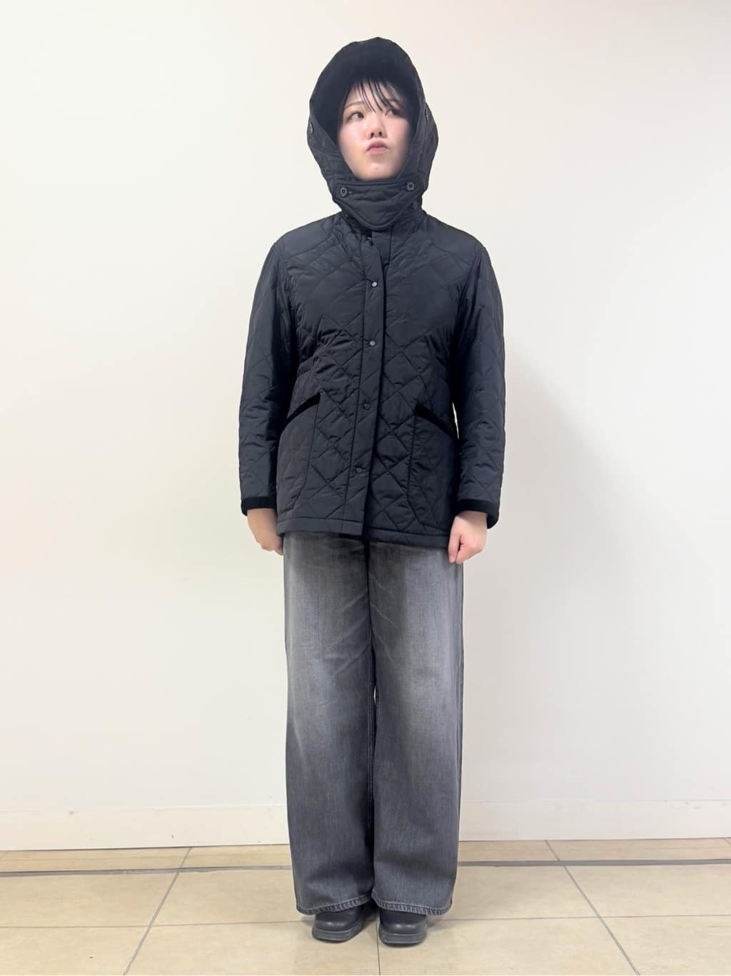 なかもとあきさんの「DRESSTERIOR｜ヴィンテージ加工ワイドデニムパンツ」を使ったコーディネート