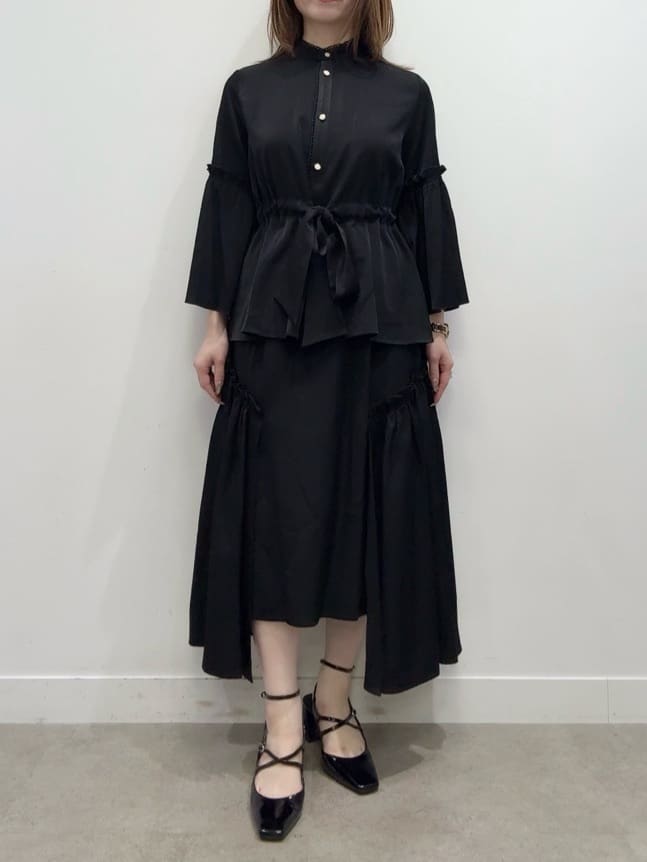 Suma Una本部スタッフさんの「SunaUna｜【COLLECTION LINE】フレアスリーブブラウス」を使ったコーディネート