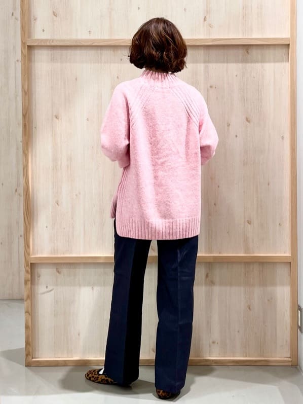 nakoさんの「THE SHOP TK｜ふんわり柔らかきれい色 ウール混ハイネックニット」を使ったコーディネート