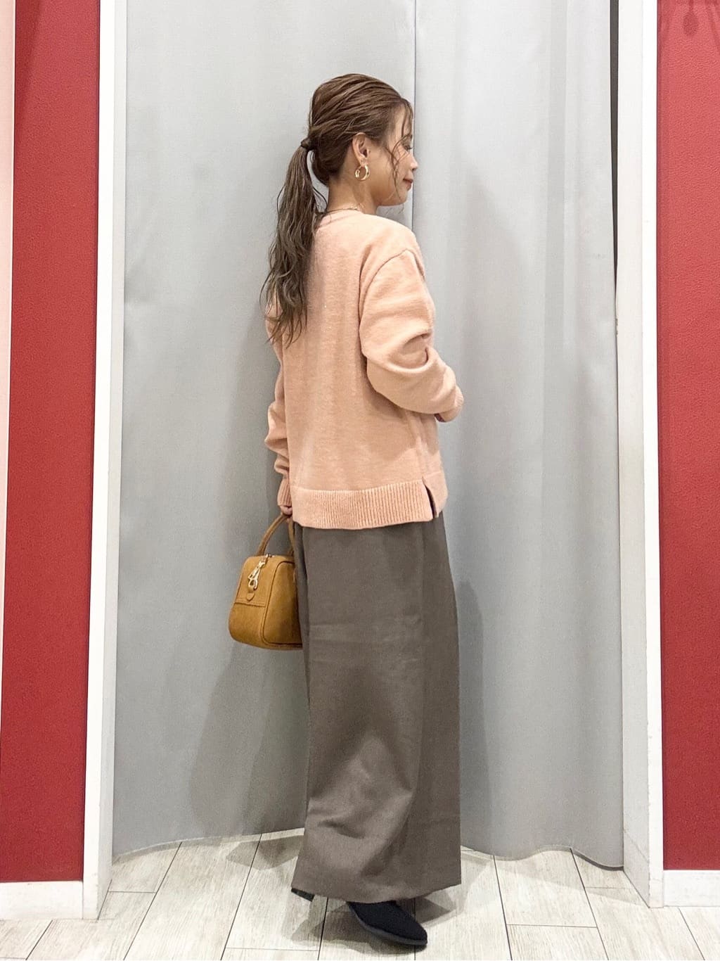 shioさんの「SHOO･LA･RUE｜【S-LL/洗濯機可】さりげないラメが上品　クルーネックニット」を使ったコーディネート