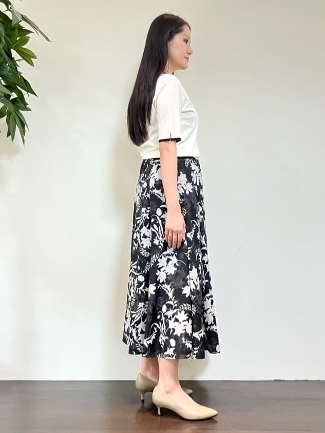 カレンさんの「UNTITLED｜【アンサンブル可/薄手】ベーシッククルーネックカーディガン」を使ったコーディネート
