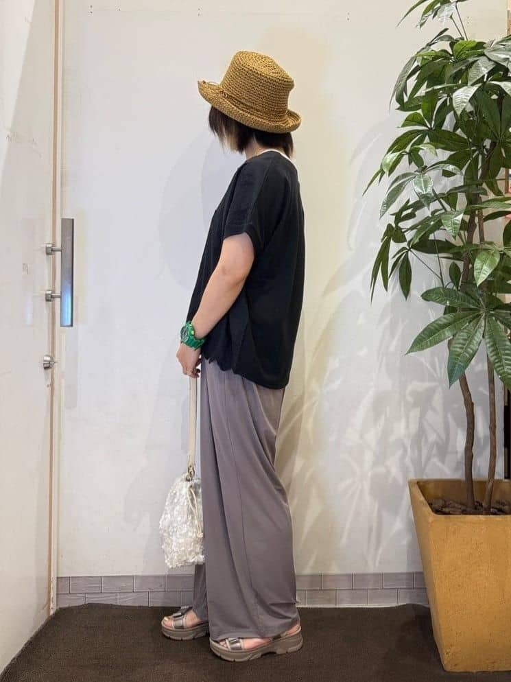 misakiさんの「SHOO･LA･RUE｜【S-LL/ひんやり/UV】リラクシーな穿き心地 エアリーワイドパンツ」を使ったコーディネート