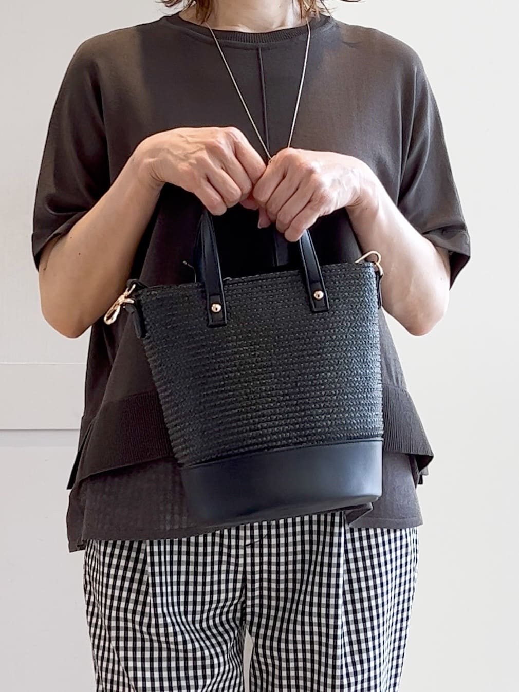 yamakoさんの「grove｜【冷感】サマーハイパーストレッチテーパードパンツ」を使ったコーディネート