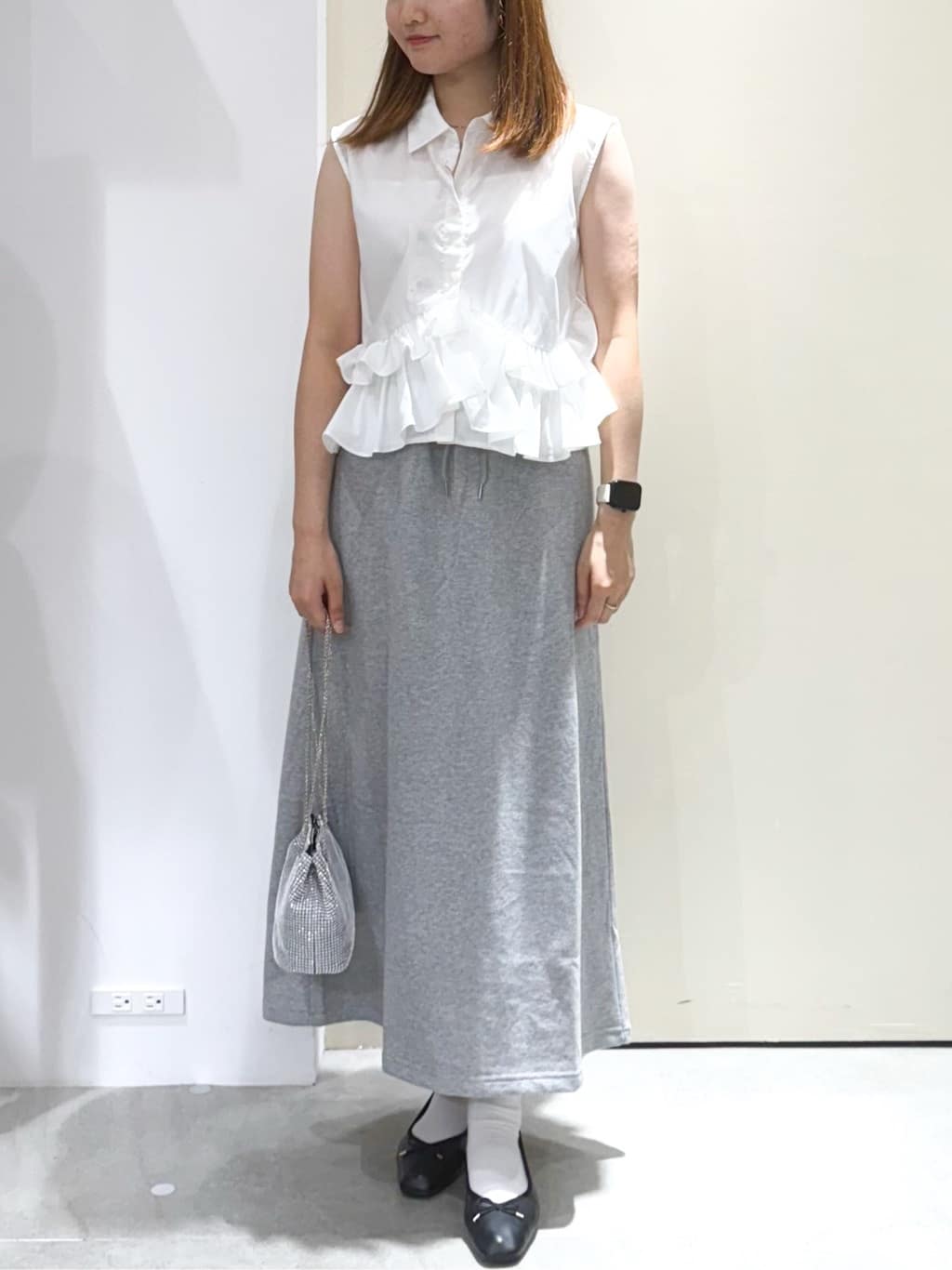 sayaさんの「OPAQUE.CLIP｜《Can Cam掲載》裾ラッフルフリルシャツ【洗濯機洗い可】」を使ったコーディネート