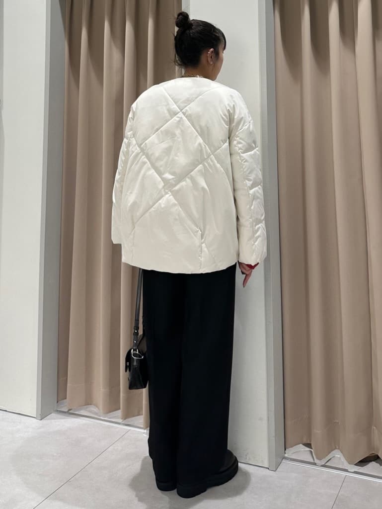 cottonさんの「THE SHOP TK｜きれいめにもカジュアルにも ノーカラーキルトジャケット」を使ったコーディネート