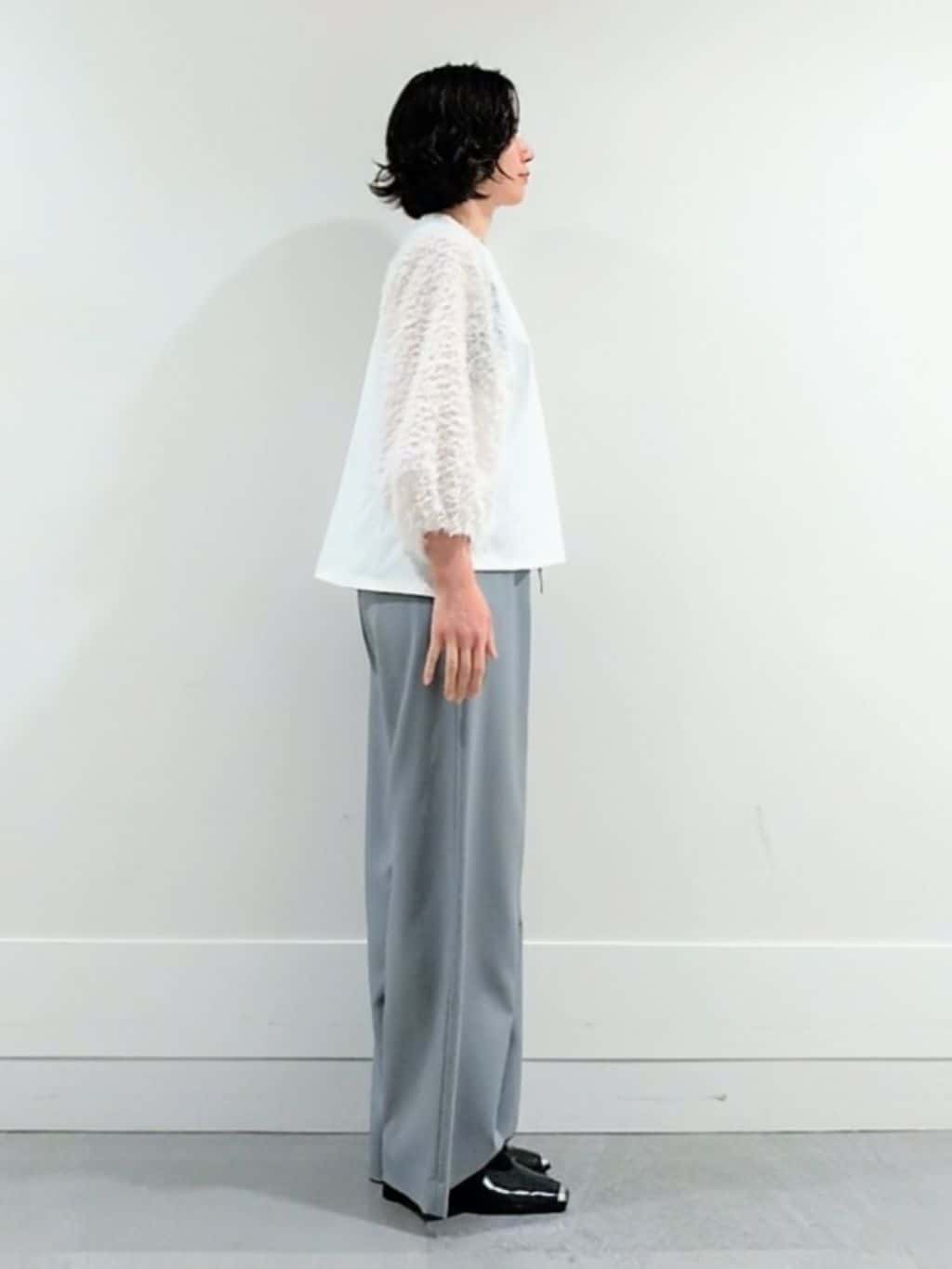 ミズタさんの「UNTITLED｜【丸首/Tシャツ風/短丈】シャギースリーブ ポンチカットソー」を使ったコーディネート