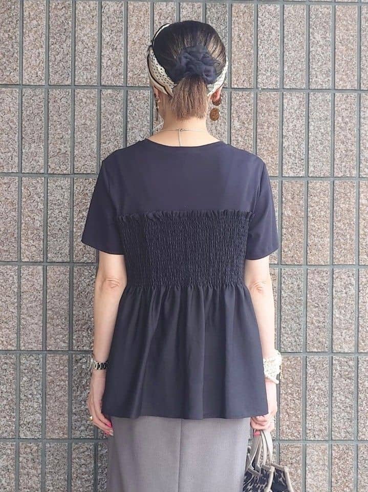 MUTSUKOさんの「UNTITLED｜【コットン100/洗える/Tシャツ】シャーリングドッキングペプラム」を使ったコーディネート
