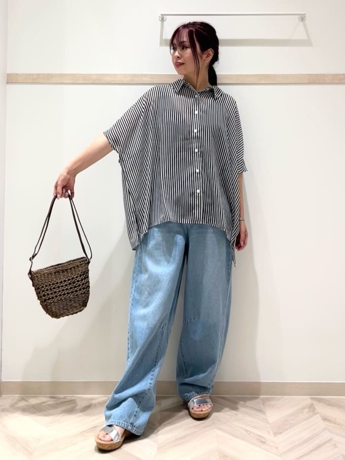 nanaさんの「SHOO･LA･RUE｜◆キラキラループマガールサンダル」を使ったコーディネート