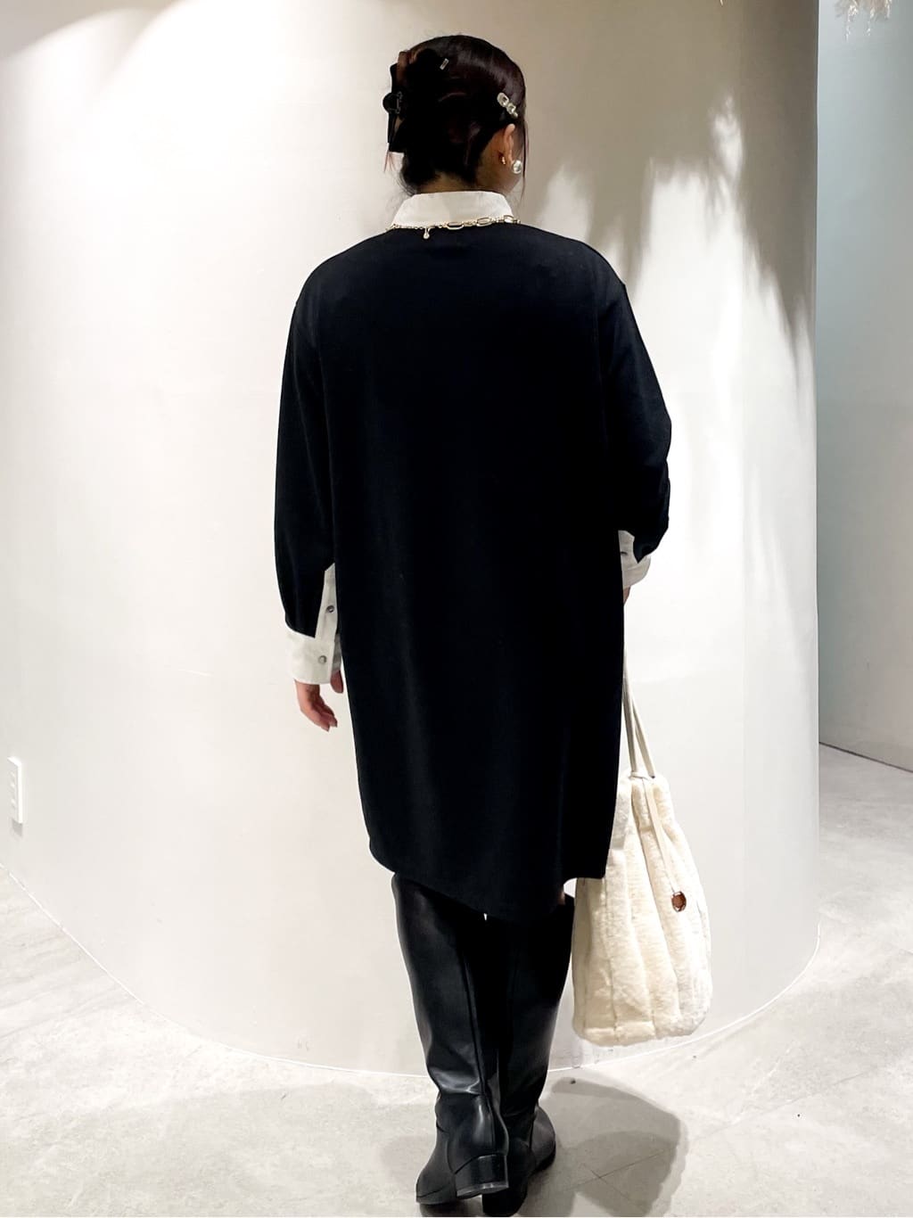 かりんさんの「OPAQUE.CLIP｜【A4サイズ対応／マチ付き】ストライプフェイクファートートバッグ」を使ったコーディネート
