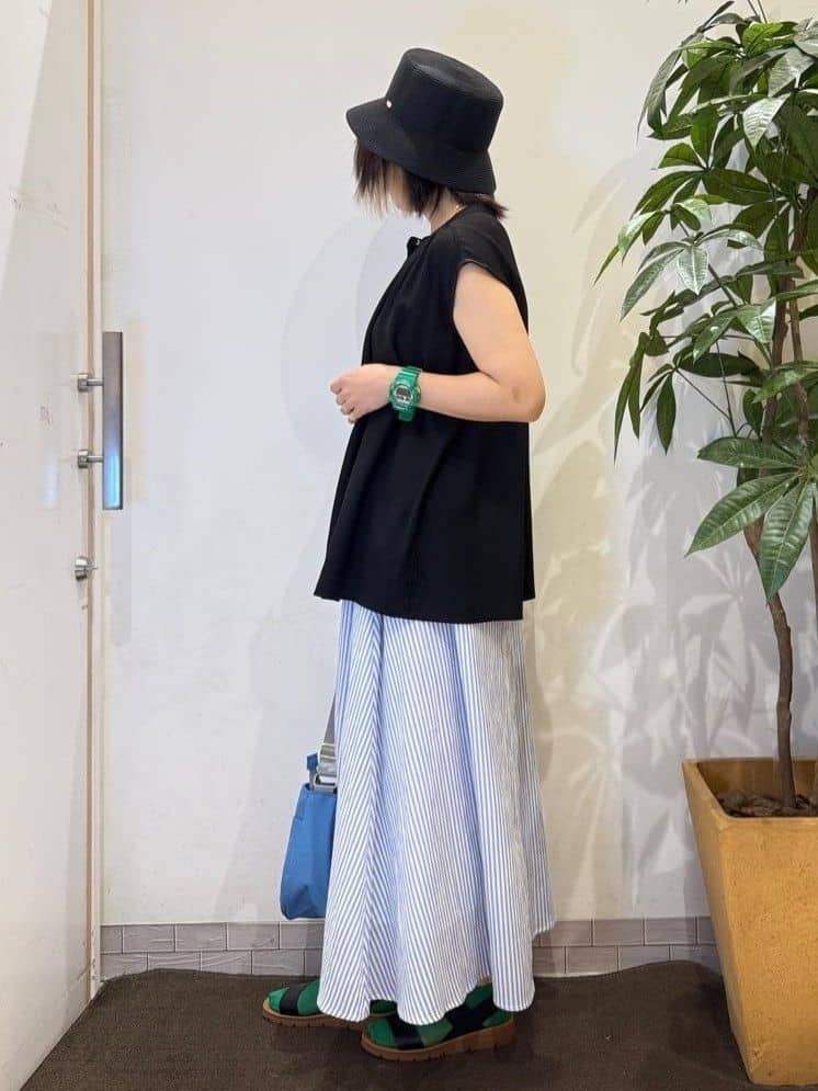 misakiさんの「SHOO･LA･RUE｜【S-LL/洗濯後しわになりにくい】上品にきれい見え スラブギャザーブラウス」を使ったコーディネート