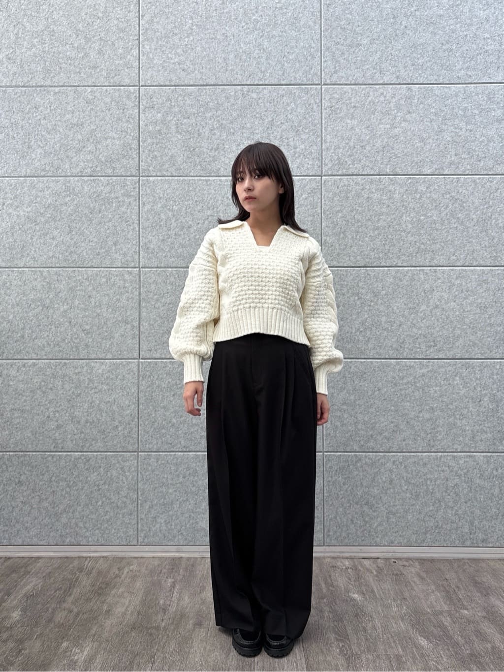 erikaさんの「INDIVI｜スキッパーフォルムニット」を使ったコーディネート