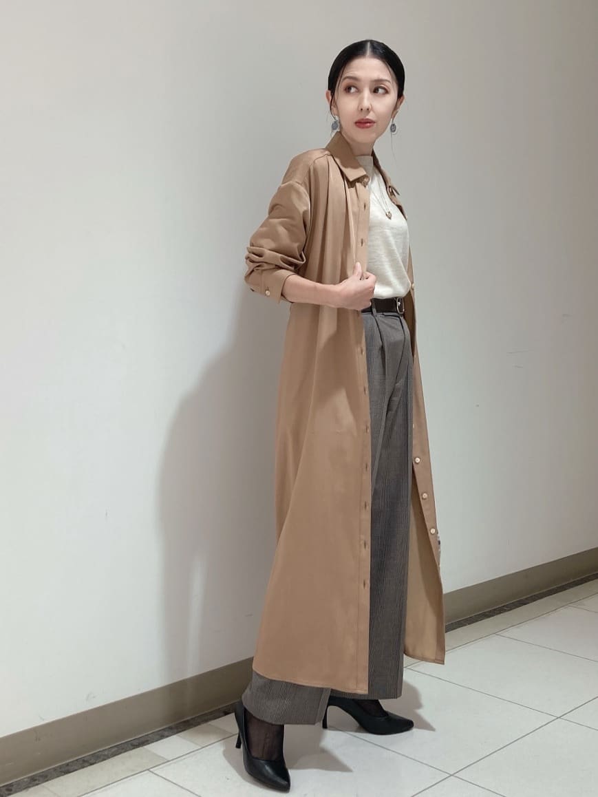環さんの「UNTITLED｜【前開きボタン/ベルト付/羽織シャツ/】2WAYトレンチ風ワンピース」を使ったコーディネート