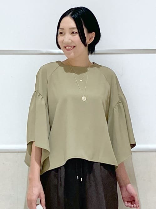 eriko さんの「Dessin｜【ウエストゴム・洗える】センターライン入りテーパードパンツ（XS～L）」を使ったコーディネート