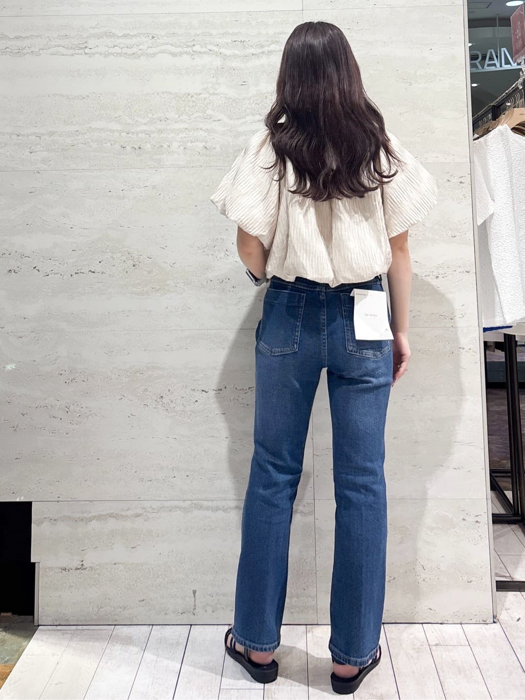 かほさんの「OPAQUE.CLIP｜ふくれジャカードバルーンブラウス【洗濯機洗い可】」を使ったコーディネート