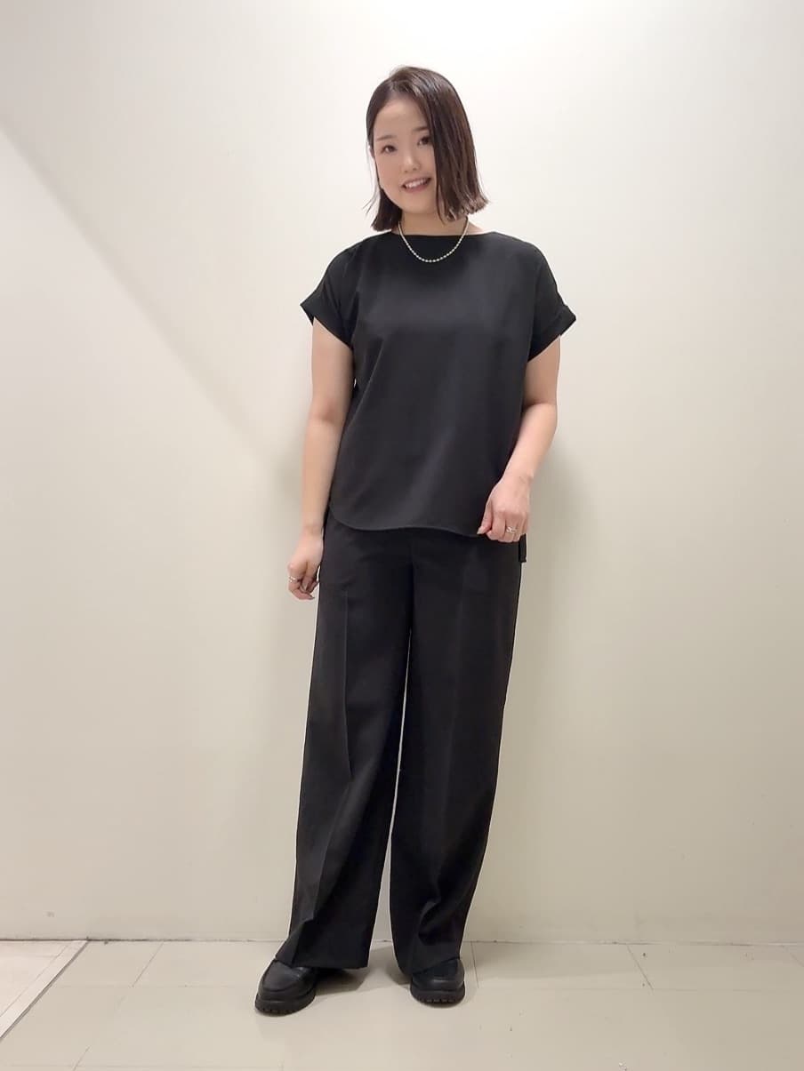 YUIさんの「UNTITLED｜【前開きボタン/ベルト付/羽織シャツ/】2WAYトレンチ風ワンピース」を使ったコーディネート