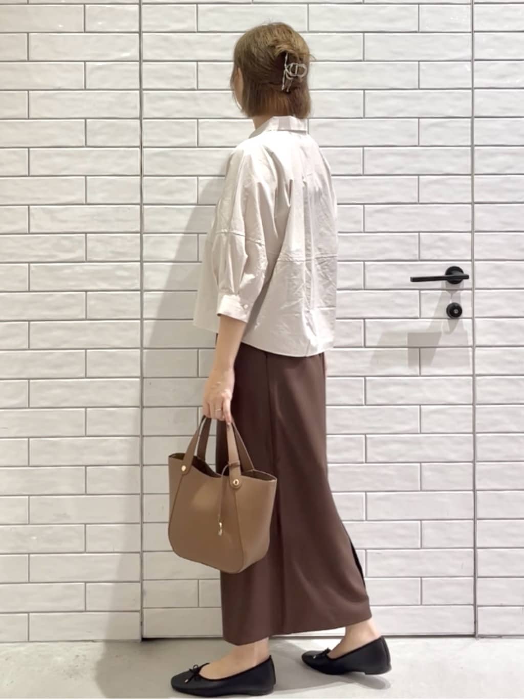 しおりさんの「OPAQUE.CLIP｜切替フォルムシャツ【洗濯機洗い可】」を使ったコーディネート