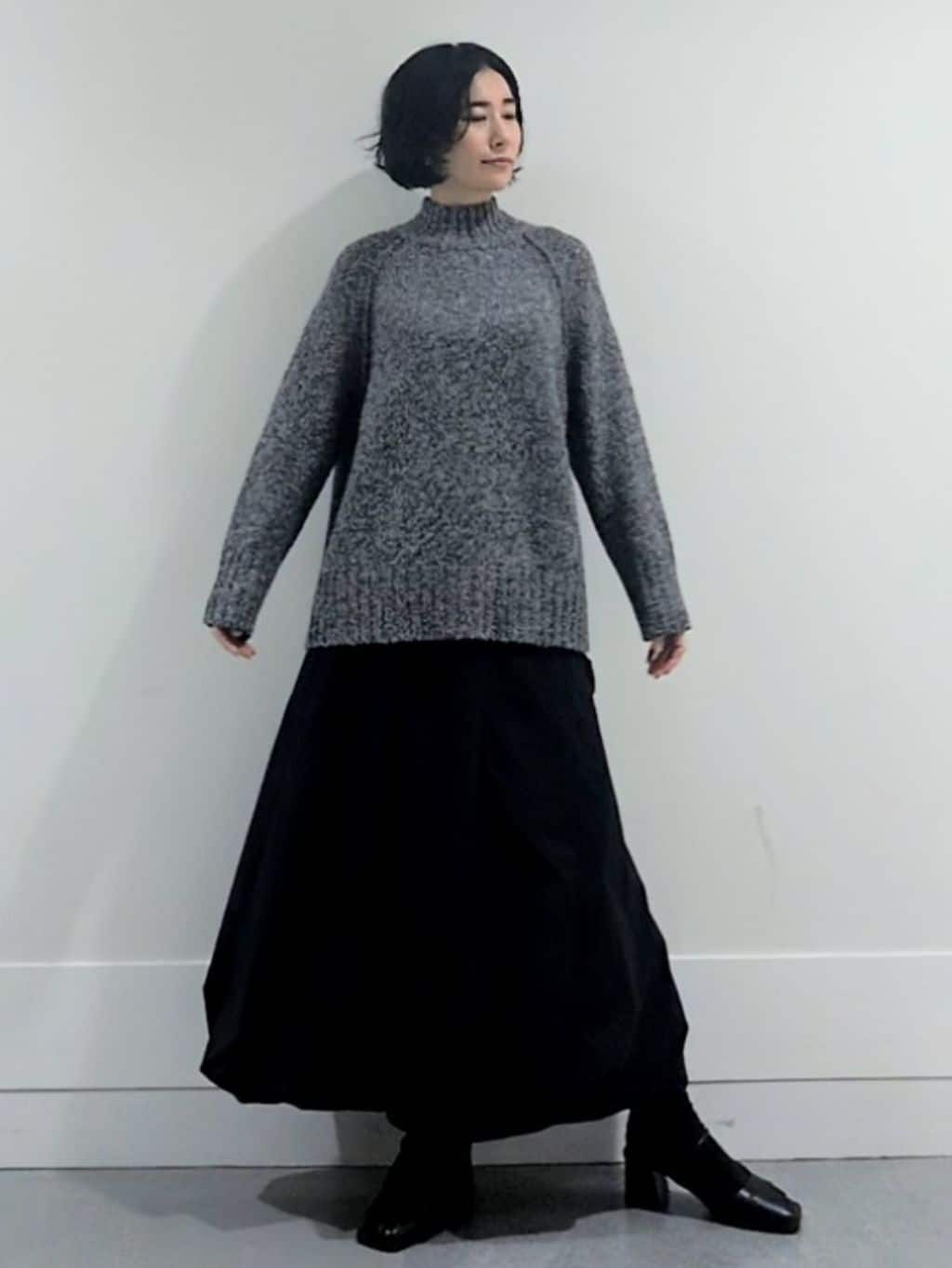 ミズタさんの「UNTITLED｜【ストレッチ素材/撥水加工】バルーンスカート」を使ったコーディネート