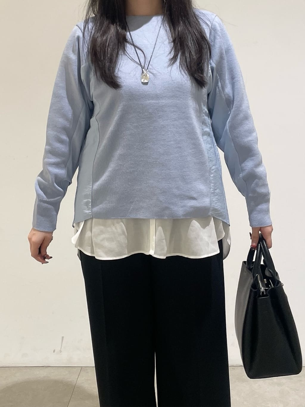 emikaさんの「INDIVI｜【洗える／選べる8色】トーンアップニット」を使ったコーディネート