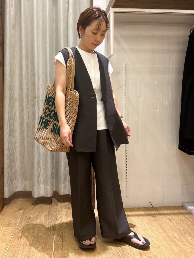 ga_riさんの「THE SHOP TK｜【スッキリ決まる】パナマメッシュジレ/洗える/セットアップ可」を使ったコーディネート