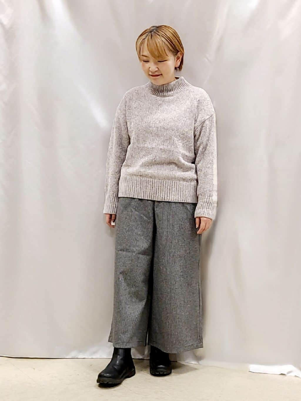 Chiiさんの「SHOO･LA･RUE｜【高レビュー】ウエストゴムで穿きやすい　ガウチョパンツ」を使ったコーディネート