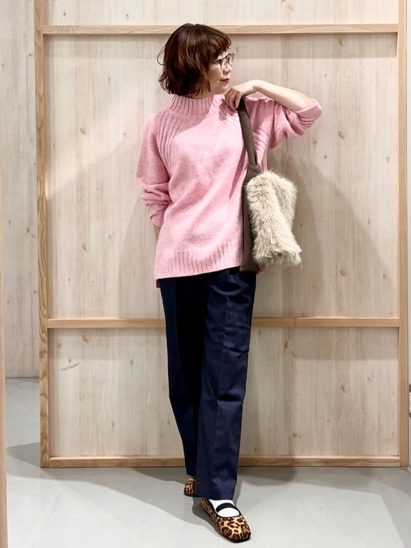nakoさんの「THE SHOP TK｜ふんわり柔らかきれい色 ウール混ハイネックニット」を使ったコーディネート