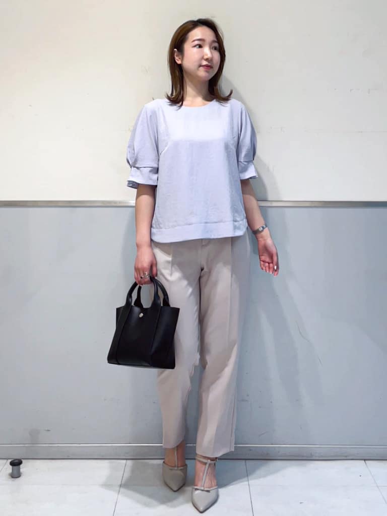 ミーさんの「index｜《8色展開／XS-LLサイズ》タックパフスリーブブラウス【洗濯機洗い可／吸水速乾／防シワ／抗ピル】」を使ったコーディネート