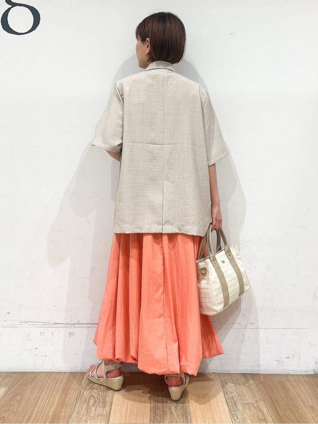 山さんさんの「grove｜軽やかに羽織れて、きちんと見え ハーフスリーブテーラードジャケット」を使ったコーディネート