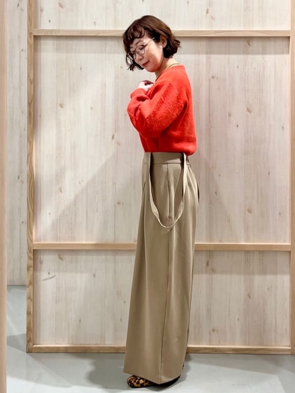nakoさんの「THE SHOP TK｜【洗える】上品にきらめく フェザーラメニット」を使ったコーディネート