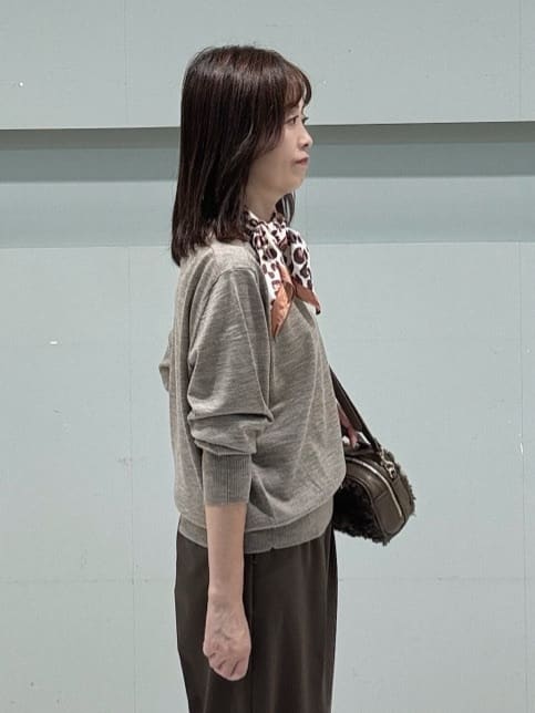 makiさんの「UNTITLED｜【アンサンブル可/洗える】シルクウールカシミヤ ドルマンスリーブニット」を使ったコーディネート