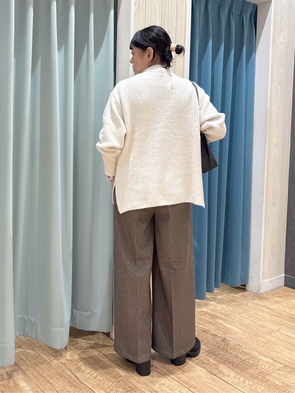 わかさんの「SHOO･LA･RUE｜【S-LL/洗濯機可】ふわふわが魅力 ハイネックニットプルオーバー」を使ったコーディネート