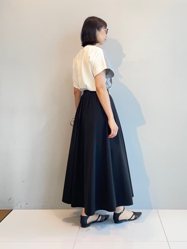 murayamaさんの「INDIVI｜【洗える／汗ジミ防止】バイカラー＆アシメヘム Tシャツ」を使ったコーディネート