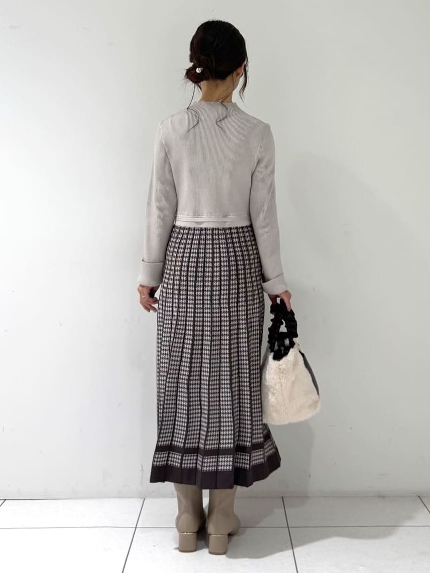 kozuさんの「index｜千鳥チェックバイカラーニットワンピース【洗濯機OK／抗ピル】」を使ったコーディネート
