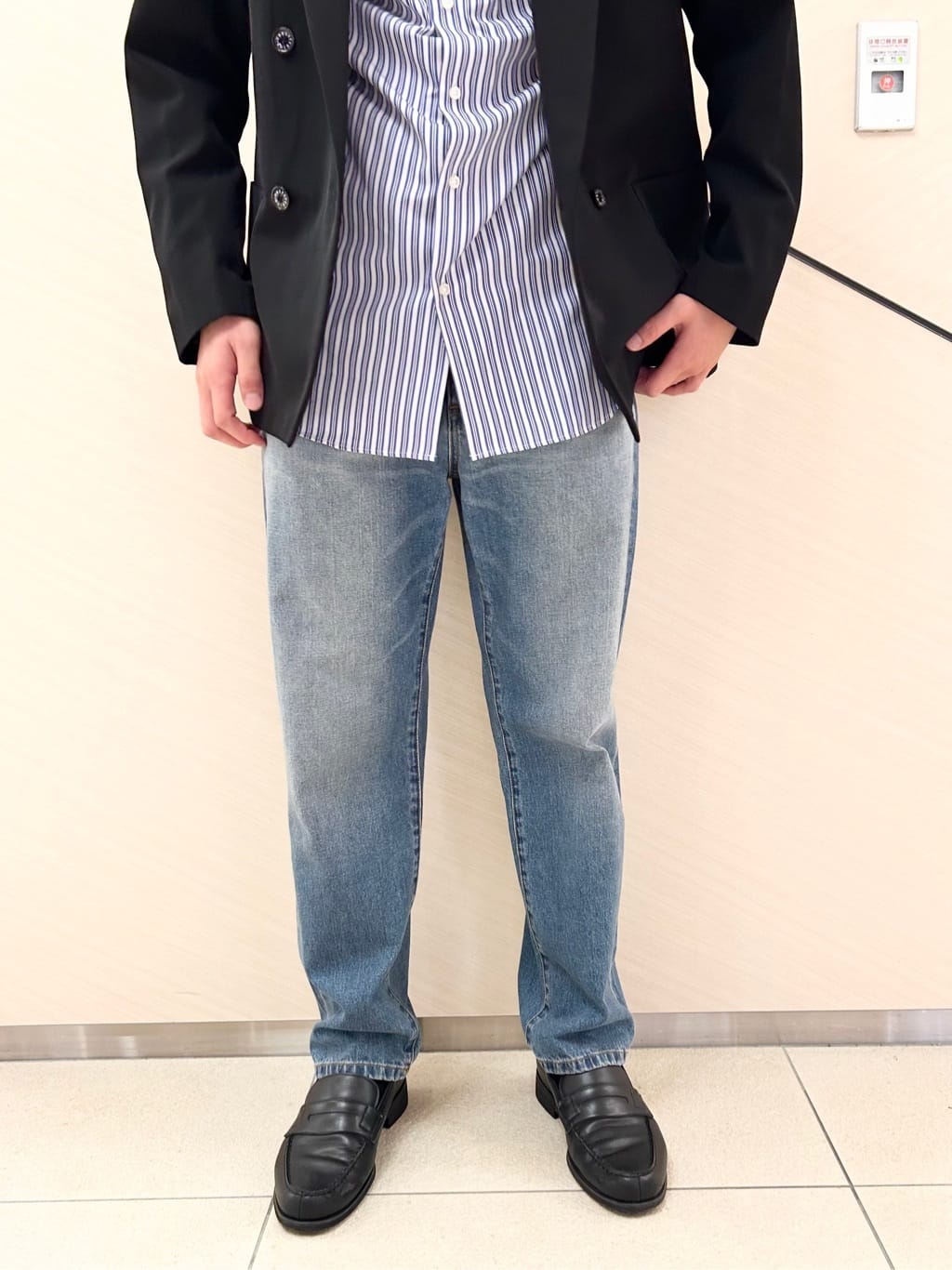 千葉亮太さんの「DRESSTERIOR｜THOMAS MASON ストライプシャツ」を使ったコーディネート