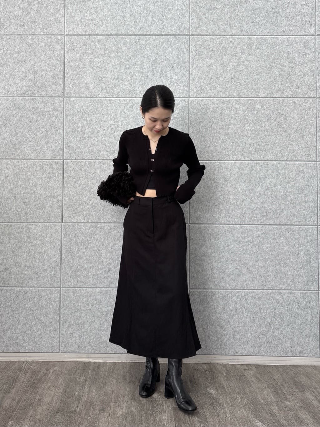 ひなさんの「INDIVI｜シャインツイルラップスカート」を使ったコーディネート