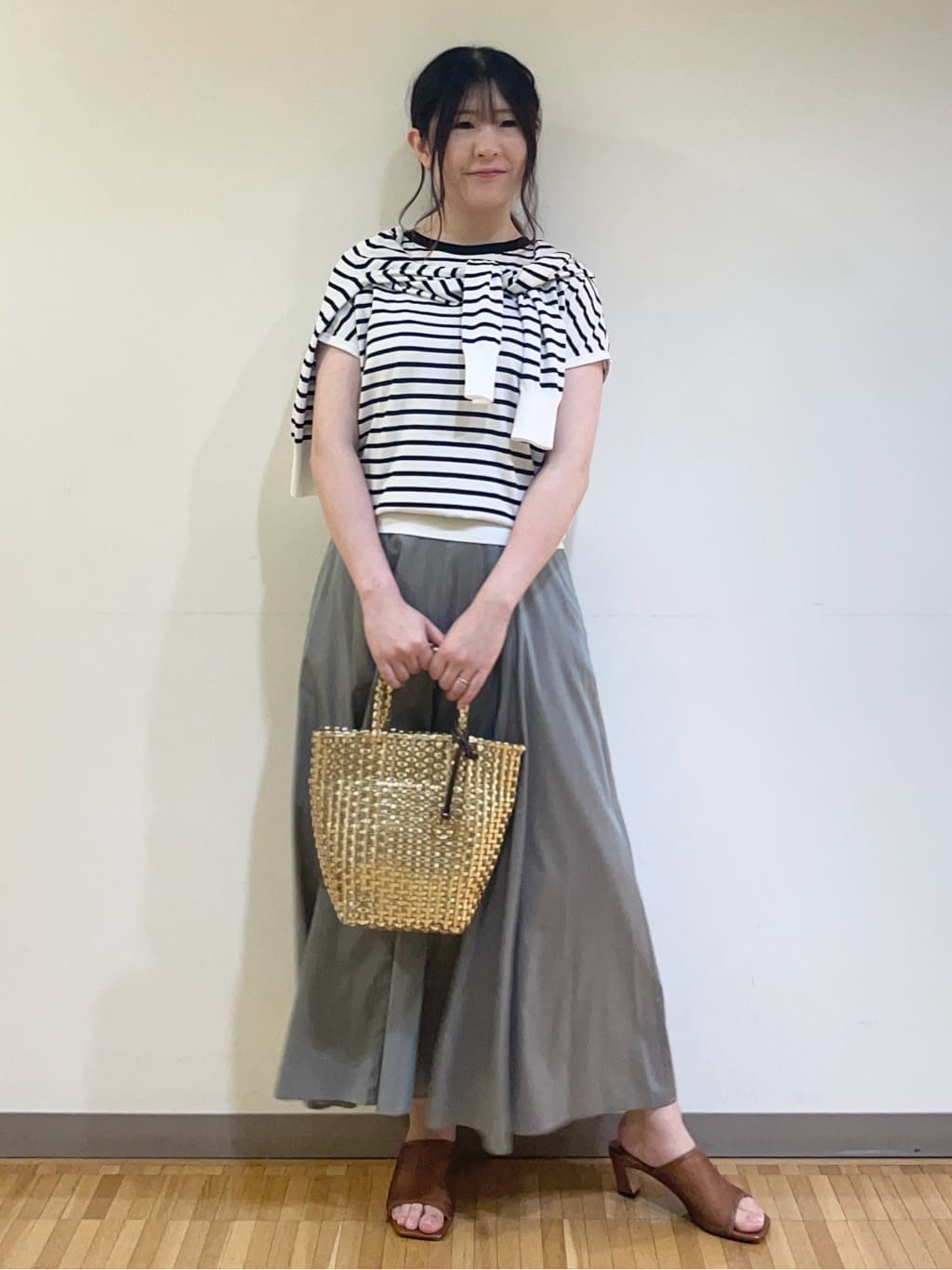 フナキさんの「UNTITLED｜メタリックメッシュトート」を使ったコーディネート