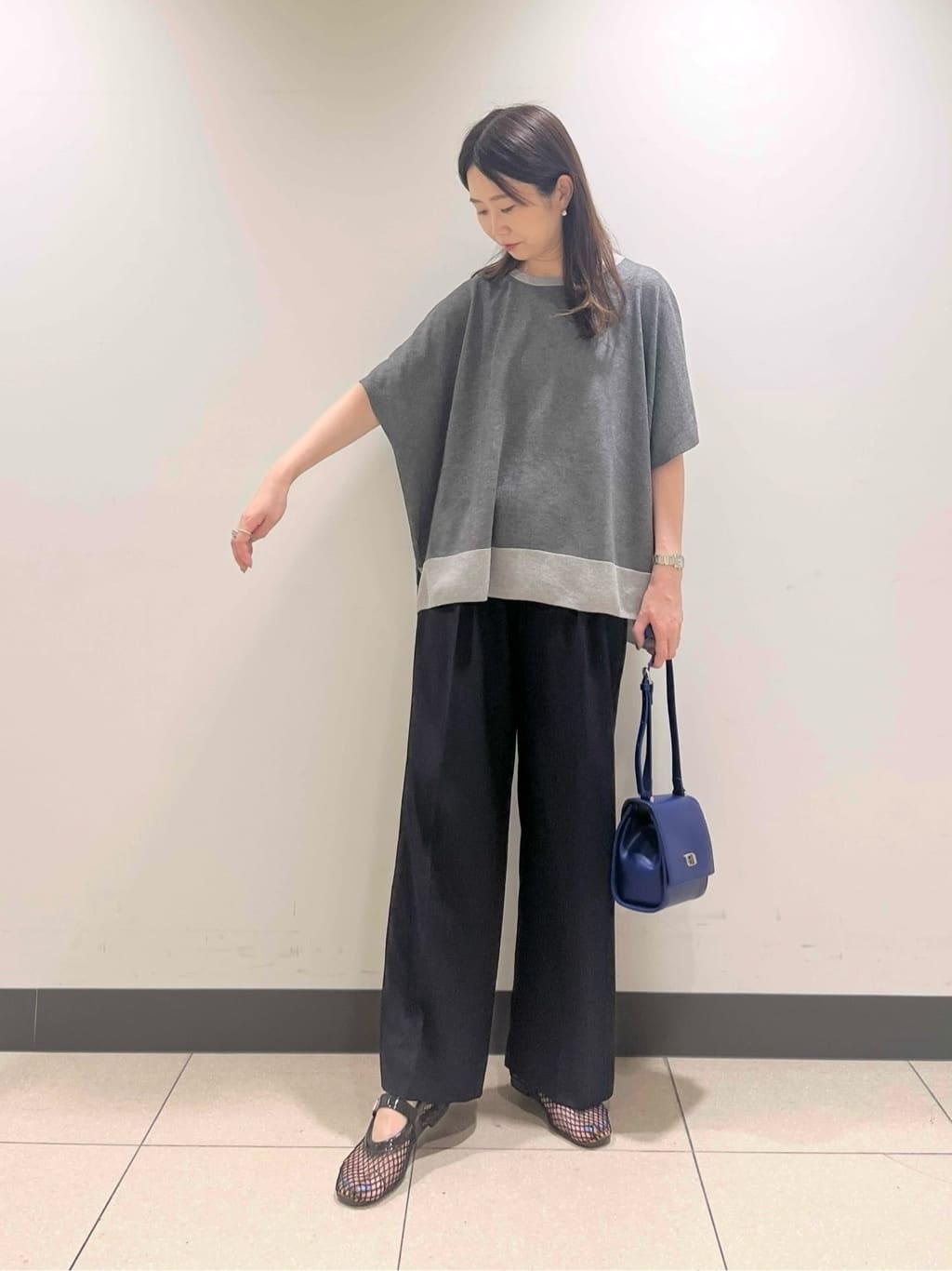 shokoさんの「INDIVI｜【洗える／二の腕カバー】バイカラーラメニット」を使ったコーディネート