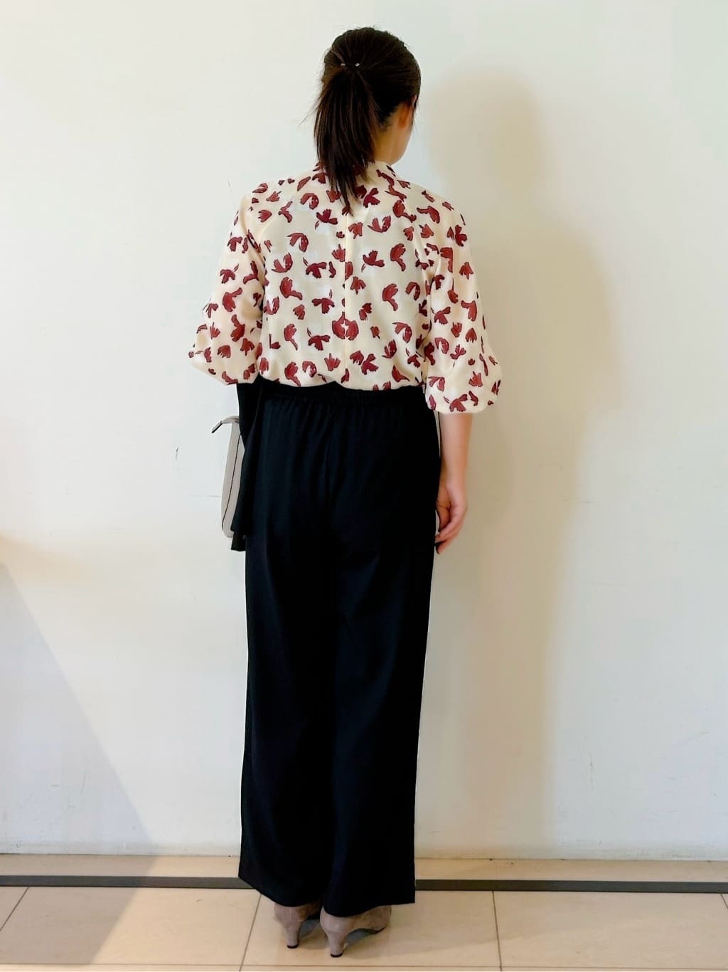 ひーさんの「Reflect｜【ウエスト総ゴム／セットアップ／単品使いOK◎】ベスト＋ストレートパンツセット」を使ったコーディネート