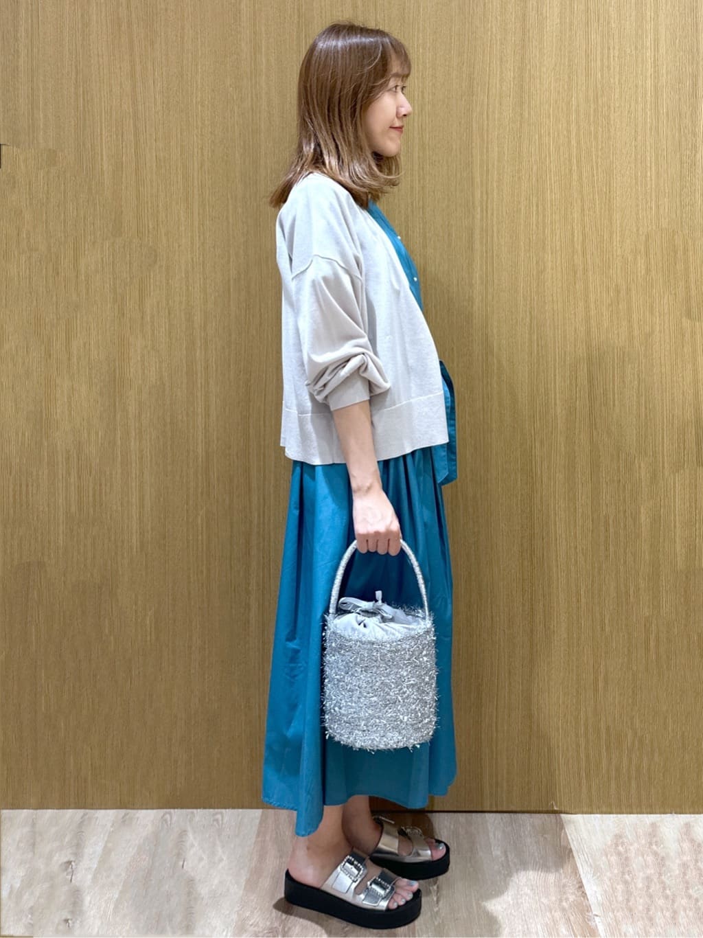 yukaさんの「OPAQUE.CLIP｜◆ラメバスケット調バケットバッグ」を使ったコーディネート