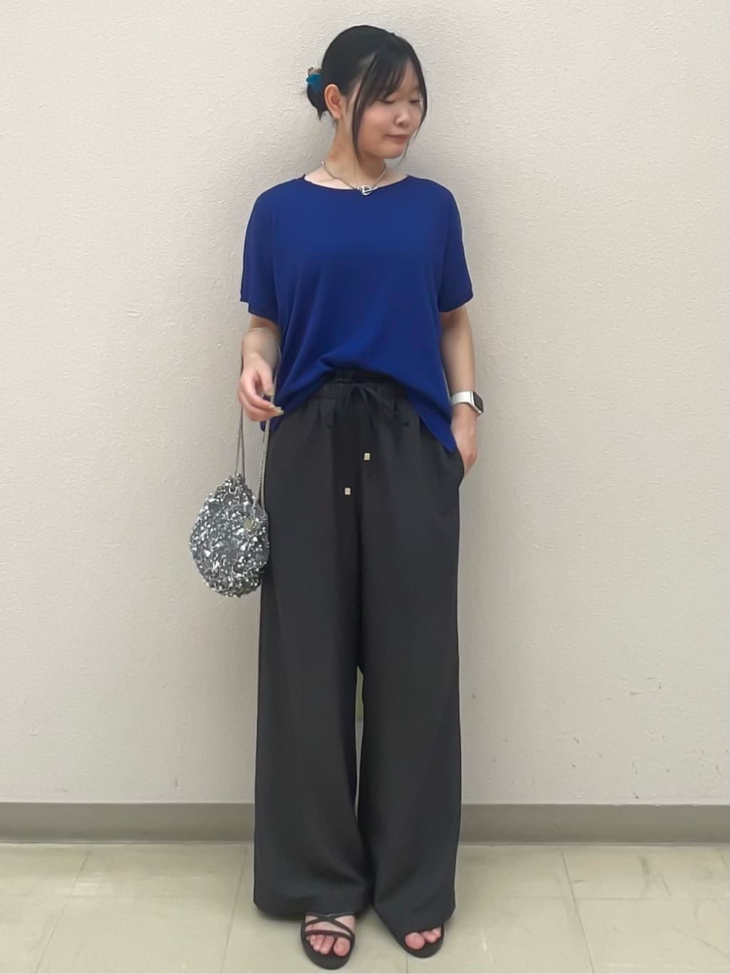 Izuさんの「index｜《6色展開／S-LLサイズ》ドルマンスリーブニット【UV／接触冷感／洗濯機洗い可／抗ピル】」を使ったコーディネート