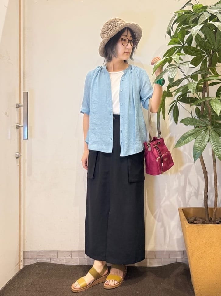 misakiさんの「SHOO･LA･RUE｜◆【S-LL/2点セット】着るだけでコーデが決まる 麻調5分袖ブラウス＋タンクトップ」を使ったコーディネート